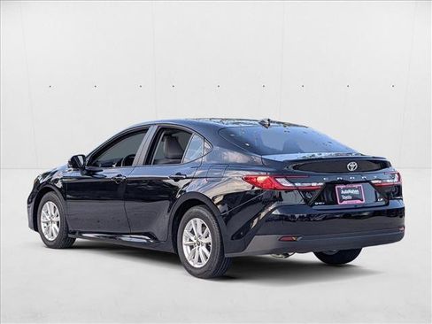 New 2025 Toyota Camry LE image 9
