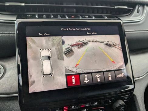 Used 2023 Jeep Grand Cherokee L Limited w/ Luxury Tech Group II image 22