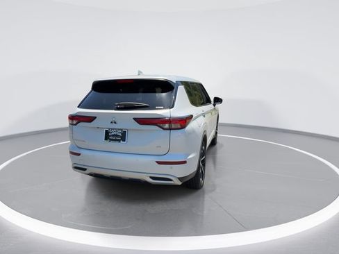 Used 2024 Mitsubishi Outlander AWD image 7