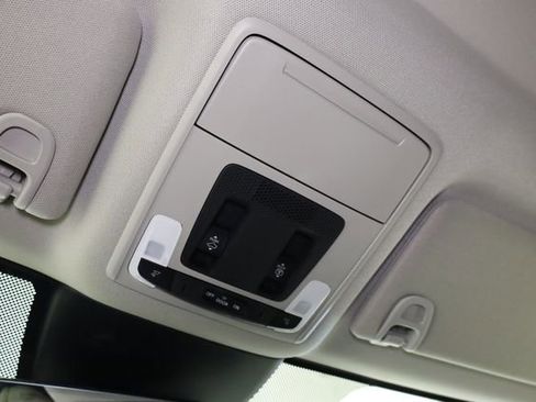 Used 2025 Honda Pilot Elite image 22