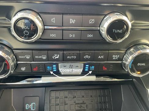 Used 2024 Ford F150 Platinum AWD/4WD image 18