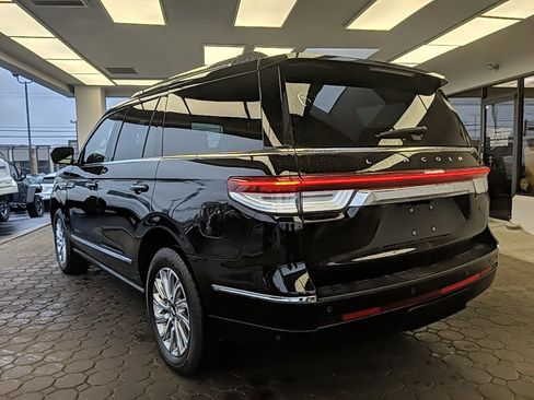 Certified 2024 Lincoln Navigator Premiere image 10
