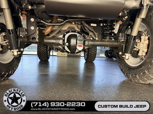 Used 2025 Jeep Wrangler Unlimited Rubicon AWD/4WD image 37