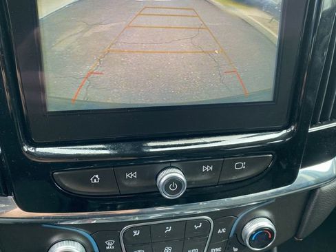 Used 2018 Chevrolet Traverse LT image 34