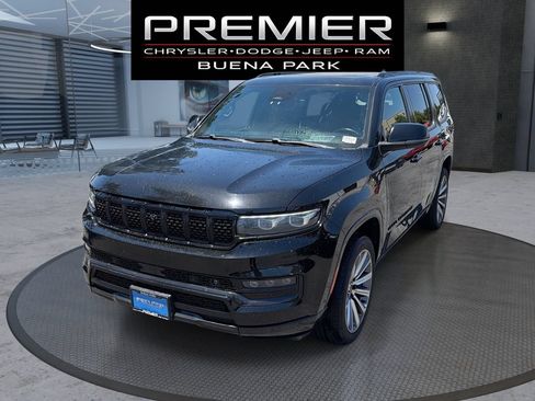 Used 2022 Jeep Grand Wagoneer Series II w/ Convenience Group III AWD/4WD image 1