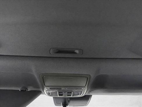 Used 2018 Honda CR-V Touring image 12