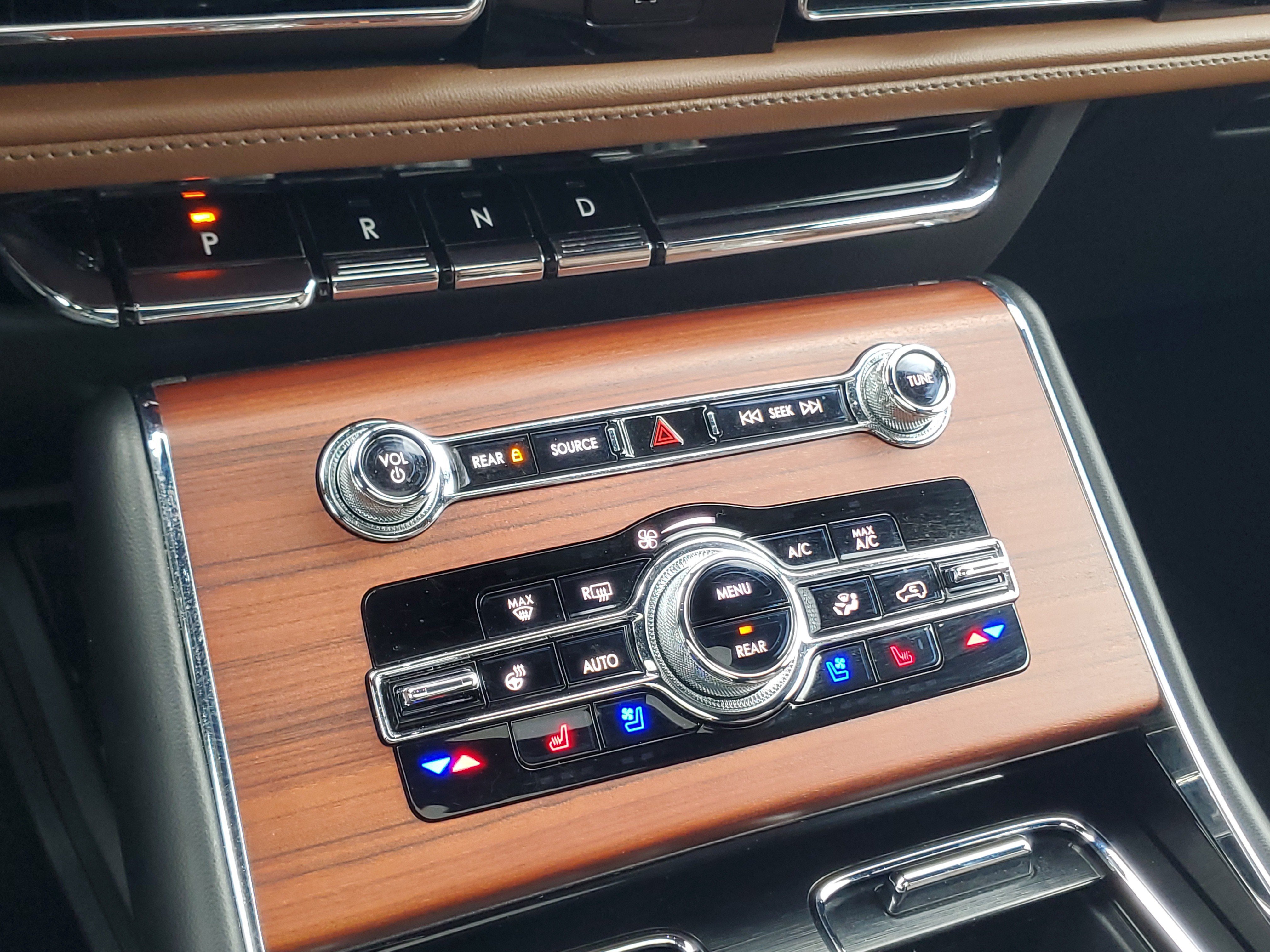 Certified 2023 Lincoln Aviator Reserve w/ Equipment Group 201A AWD/4WD image 18