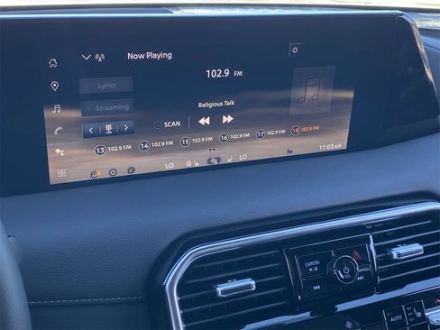 New 2026 Nissan Armada SL w/ Captain's Chari Seat Package image 27