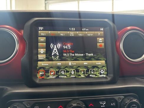 Used 2023 Jeep Wrangler Rubicon w/ Cold Weather Group AWD/4WD image 13