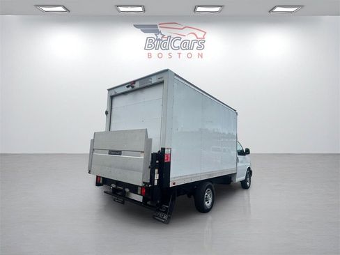 Used 2021 Chevrolet Express 3500 image 4