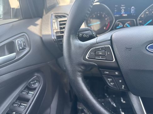 Used 2019 Ford Escape Titanium AWD/4WD image 28
