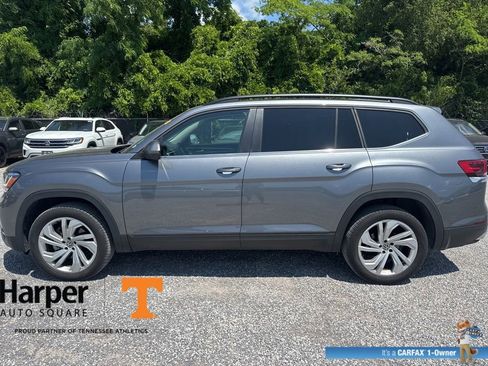 Used 2023 Volkswagen Atlas SE w/ Panoramic Sunroof Package FWD image 2