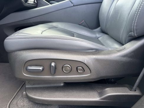 Used 2024 Buick Enclave Premium FWD image 18