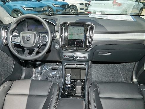 New 2026 Volvo XC40 B5 Ultra w/ Protection Package Premier AWD/4WD image 24