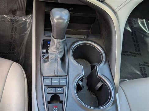 Used 2022 Toyota Camry XSE image 12