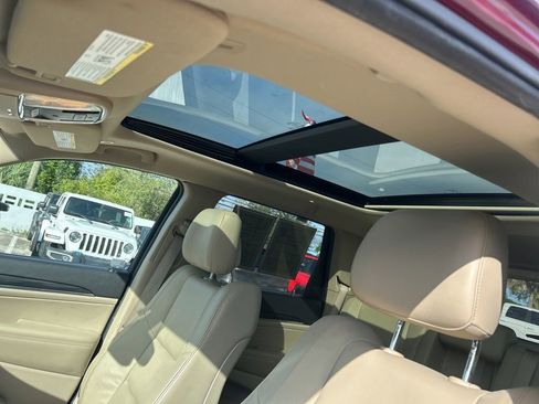 Certified 2022 Jeep Grand Cherokee Limited image 10