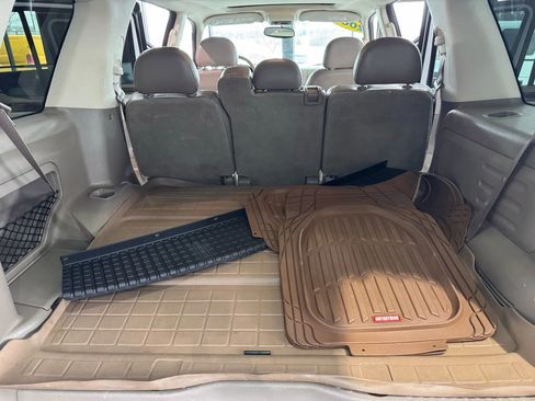 Used 2005 Ford Explorer Eddie Bauer image 22