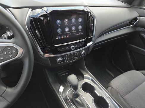 Certified 2023 Chevrolet Traverse LT FWD image 37