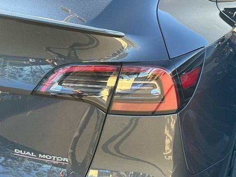 Used 2022 Tesla Model Y Performance image 14