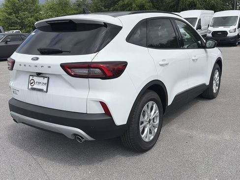 Used 2025 Ford Escape Active w/ Tech Pack #1 FWD image 7