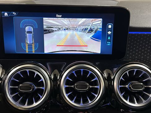 Certified 2024 Mercedes-Benz GLB 250 4MATIC image 22