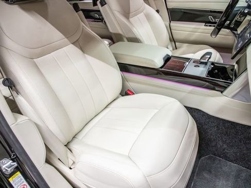 Used 2024 Land Rover Range Rover Long Wheelbase Autobiography AWD/4WD image 27