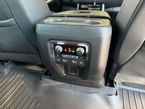 Used 2023 GMC Yukon Denali w/ Denali Reserve Package AWD/4WD image 7
