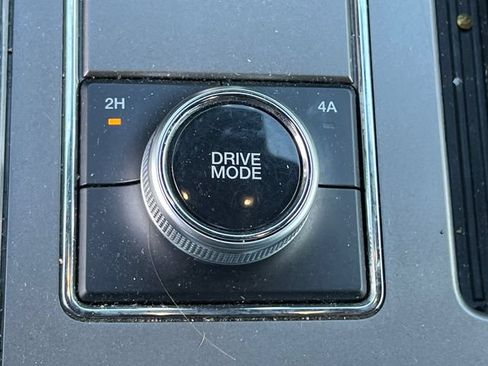 Used 2020 Ford Expedition XLT w/ Equipment Group 201A AWD/4WD image 10