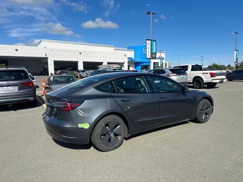 Used 2023 Tesla Model 3 Standard Range RWD image 3