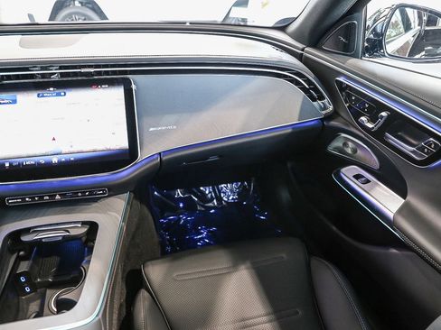 New 2025 Mercedes-Benz E 53 AMG e 4MATIC Sedan image 18