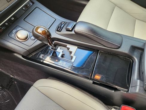 Used 2014 Lexus ES 350 w/ Luxury Package FWD image 21