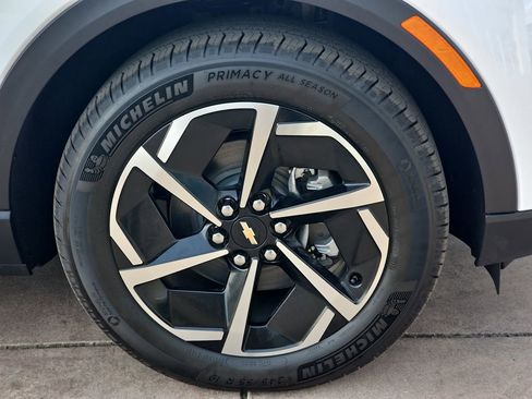 New 2026 Chevrolet Equinox EV LT image 39