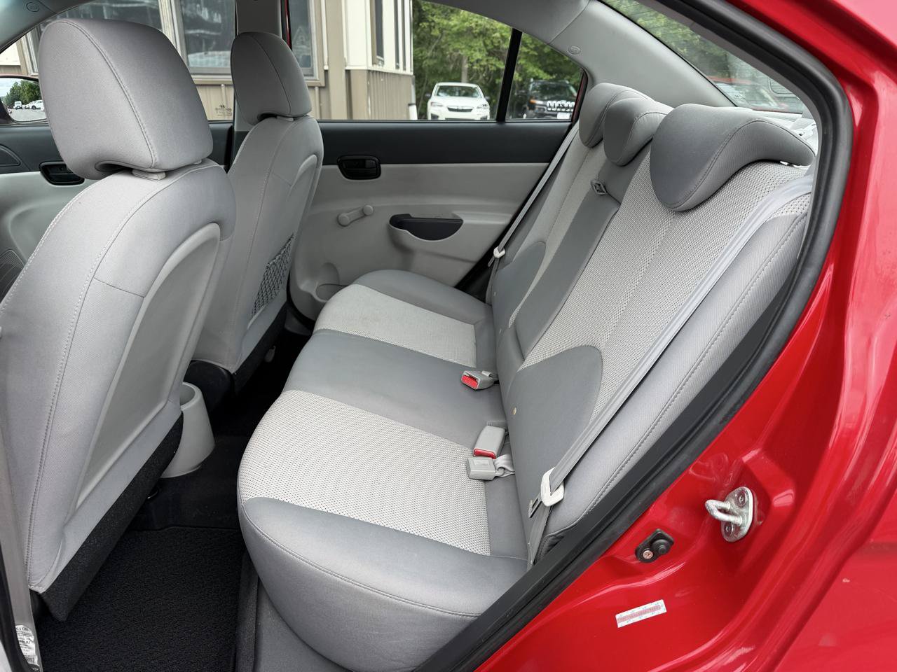 Used 2011 Hyundai Accent GLS FWD image 9