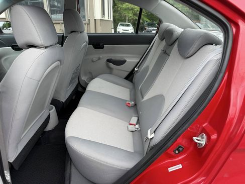 Used 2011 Hyundai Accent GLS FWD image 9