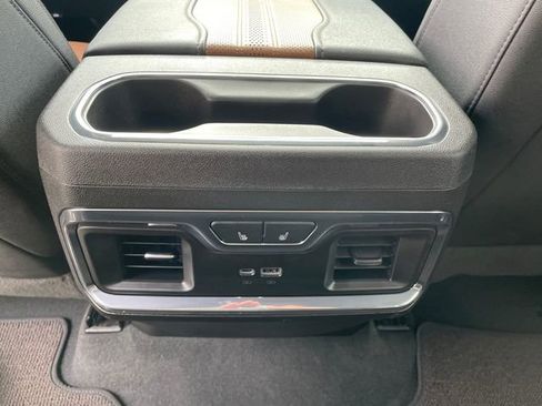 Used 2024 Chevrolet Silverado 3500 High Country image 20