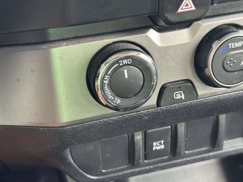 Used 2022 Toyota Tacoma SR AWD/4WD image 27