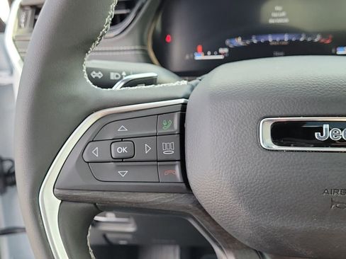 New 2026 Jeep Grand Cherokee Altitude AWD/4WD image 27