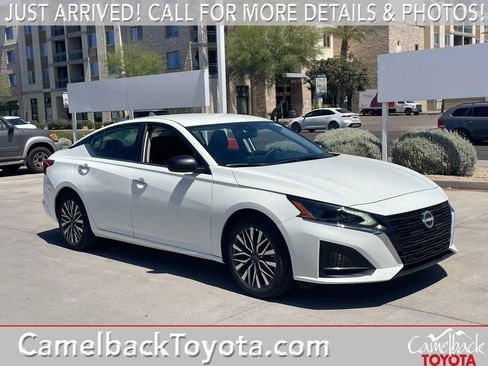 Used 2025 Nissan Altima 2.5 SV image 1