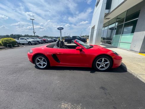 Used 2019 Porsche 718 Boxster RWD image 7