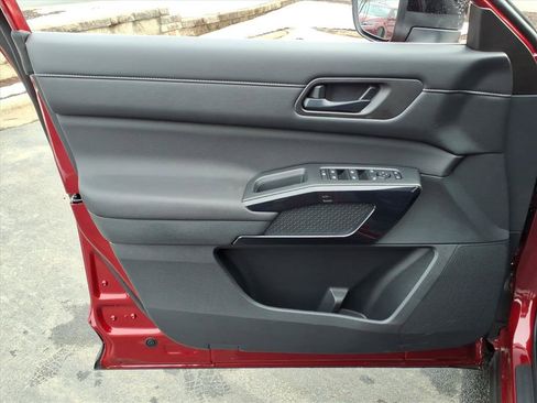 New 2026 Nissan Pathfinder SV image 6