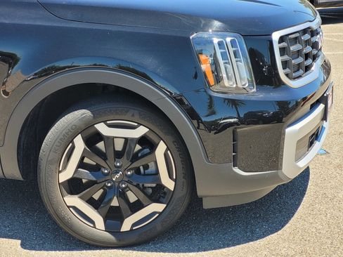 Used 2024 Kia Telluride S w/ S Sunroof Package FWD image 9