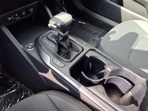 Used 2025 Kia K4 LXS image 22