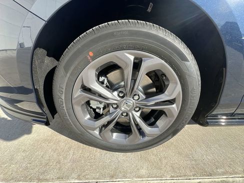 New 2025 Honda Accord EX-L image 11