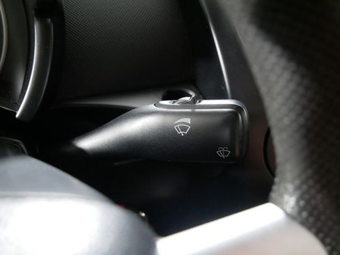 Used 2010 Volkswagen Beetle Coupe image 31