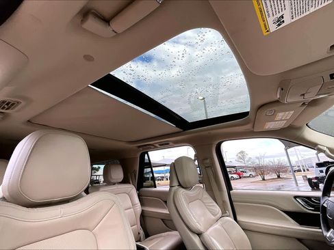 Used 2021 Lincoln Navigator Reserve w/ Luxury Package image 13