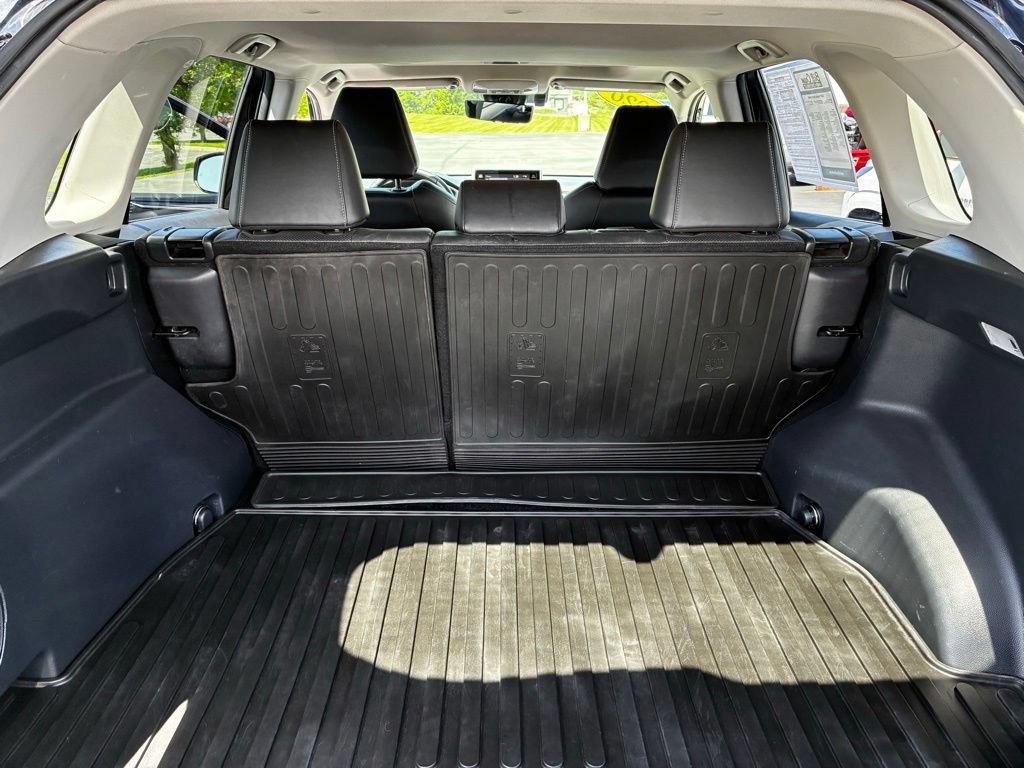 Used 2020 Toyota RAV4 Limited AWD/4WD image 32