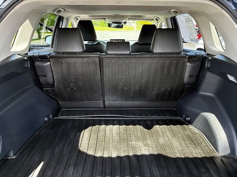 Used 2020 Toyota RAV4 Limited AWD/4WD image 32