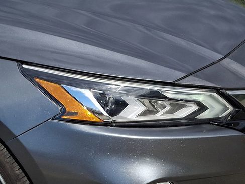 Used 2021 Nissan Altima 2.5 SR w/ SR Premium Package FWD image 9