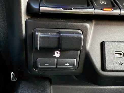 Used 2021 Chevrolet Silverado 1500 LT Trail Boss w/ Bed Protection Package image 13