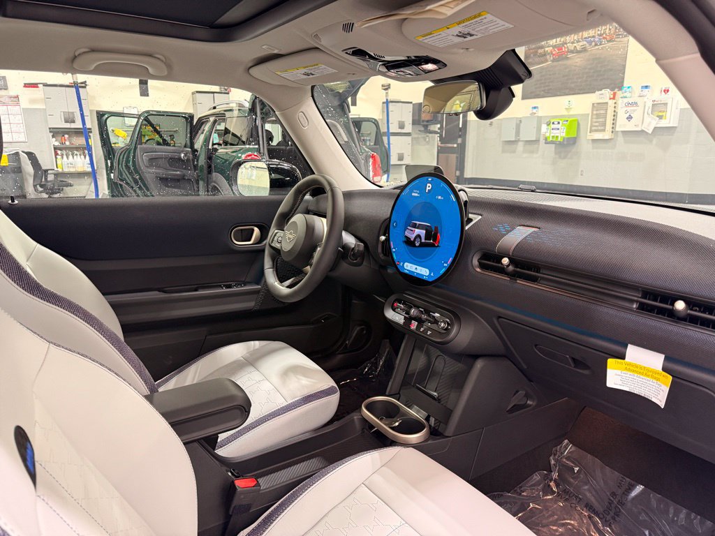 Used 2025 MINI Cooper 2-Door Hardtop FWD image 22